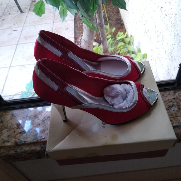 Delicious Shoes - Picture 2 of 5